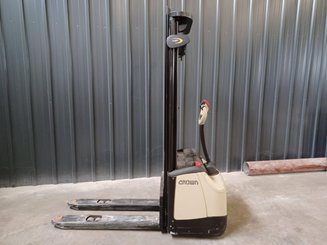 Hochhubwagen mit Deichsel Crown WF3000-1.0FT