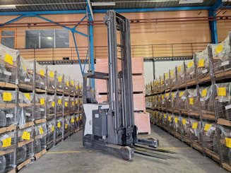 Schubmaststapler UniCarriers UHD-200-DTFVXF-955