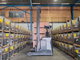Schubmaststapler UniCarriers UHD-200-DTFVXF-955