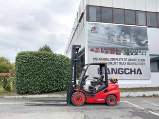 4-Rad Gabelstapler Hangcha XF35G-2