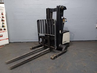 Mitgänger-Spreizenstapler Crown SHR5540-1.6