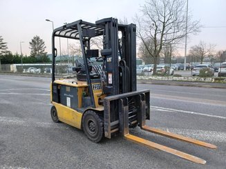 4-Rad Gabelstapler Caterpillar EP25K - 1