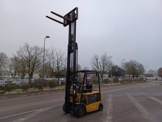 4-Rad Gabelstapler Caterpillar EP25K