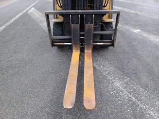 4-Rad Gabelstapler Caterpillar EP25K
