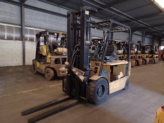 4-Rad Gabelstapler Caterpillar EP35K