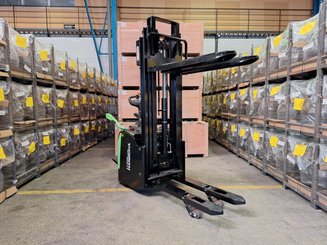 Gabelhochhubwagen mit klappbarer Plattform Hangcha CDD16-AC2S-LI