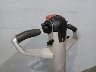 Hochhubwagen mit Deichsel Caterpillar NSP12N