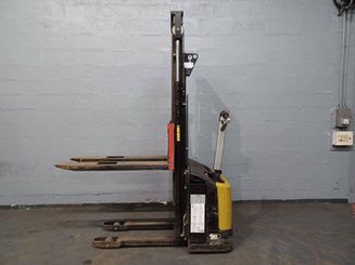 Hochhubwagen mit Deichsel Caterpillar NSP12N