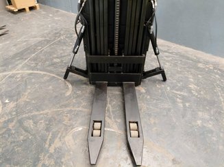 Hochhubwagen Fahrerstand Caterpillar NSR16N