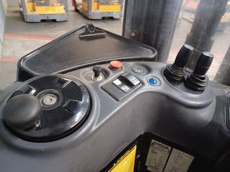 Hochhubwagen Fahrerstand Caterpillar NSR16N