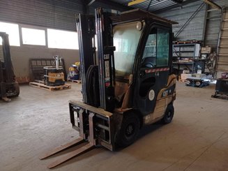 4-Rad Gabelstapler Caterpillar GP18N2