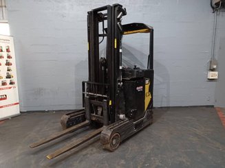 Schubmaststapler Caterpillar NR16N2