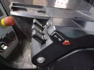 Schubmaststapler Caterpillar NR16N