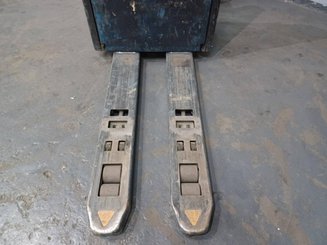 Niederhub-Kommissionierer Crown GPC3020