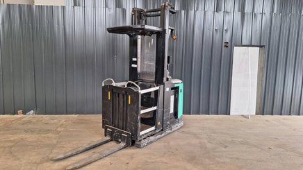 Hochhub-Kommissionierer Caterpillar NOH10N