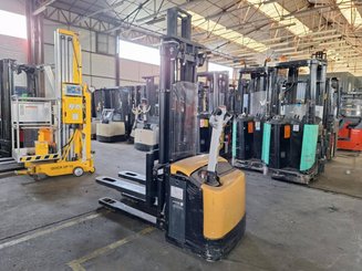 Hochhubwagen mit Deichsel Caterpillar NSP16NI