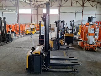 Hochhubwagen mit Deichsel Caterpillar NSP16NI