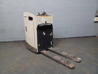 Niederhubwagen Fahrerstand Crown RT4020-2.0