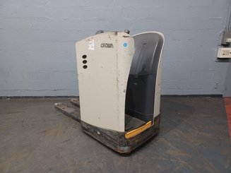Niederhubwagen Fahrerstand Crown RT4020-2.0