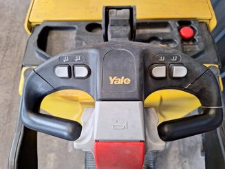 Hochhubwagen Yale MS12X