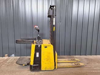 Hochhubwagen Yale MS12X