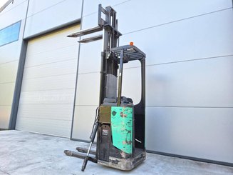 Hochhubwagen Fahrerstand Caterpillar NSR16N