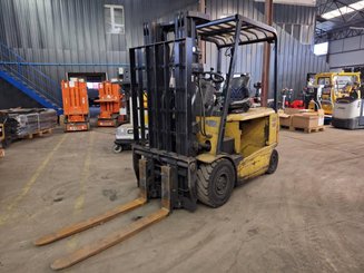 4-Rad Gabelstapler Caterpillar EP25K-PAC