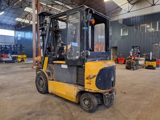 4-Rad Gabelstapler Caterpillar EP30K