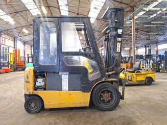 4-Rad Gabelstapler Caterpillar EP30K