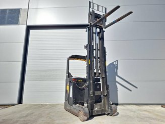 Schubmaststapler Caterpillar NR16N2