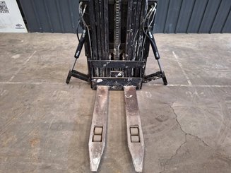 Hochhubwagen Fahrerstand Caterpillar NSR16N