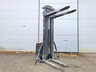 Hochhubwagen mit Deichsel Caterpillar NSP16N2