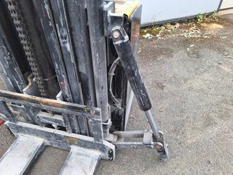 Hochhubwagen mit Deichsel Caterpillar NSP16N2