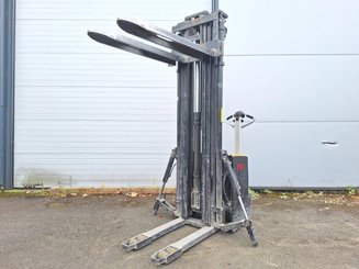Hochhubwagen mit Deichsel Caterpillar NSP16N2