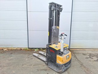 Hochhubwagen mit Deichsel Caterpillar NSP16N2
