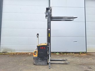 Hochhubwagen mit Deichsel Caterpillar NSP16N2