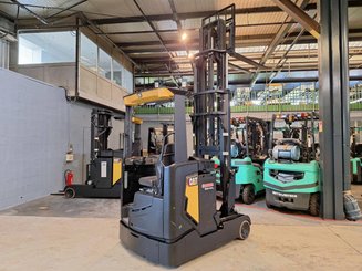 Schubmaststapler Caterpillar NR16N2