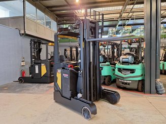 Schubmaststapler Caterpillar NR16N2
