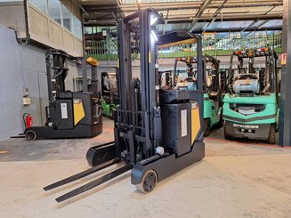 Schubmaststapler Caterpillar NR16N2