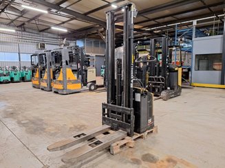 Hochhubwagen mit Deichsel Caterpillar NSP16N