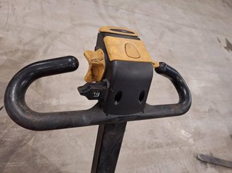 Hochhubwagen mit Deichsel Caterpillar NSP16N