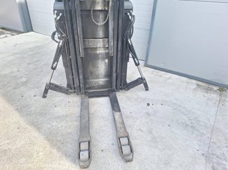 Hochhubwagen Fahrerstand Caterpillar NSR16N