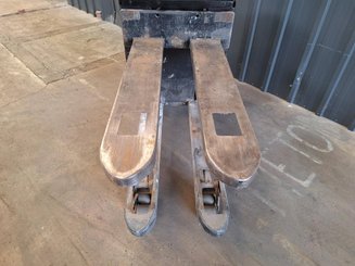 Niederhubwagen mit Deichsel Caterpillar NPP20N2E