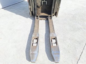 Hochhubwagen Fahrerstand Caterpillar NSR16NI