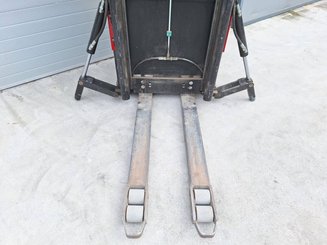 Hochhubwagen Fahrerstand Caterpillar NSR20N