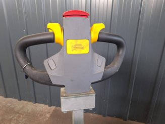 Schlepper STI PTA2A