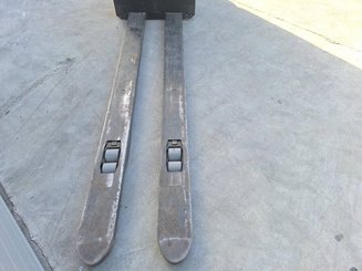 Niederhub-Kommissionierer Caterpillar N020NE