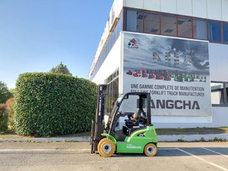 4-Rad Gabelstapler Hangcha XC25i