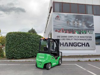 4-Rad Gabelstapler Hangcha XC25i
