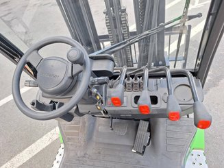 4-Rad Gabelstapler Hangcha XC18i
